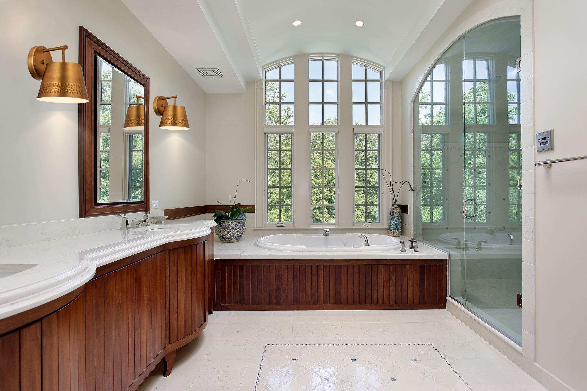 Image 2 Maddox by Z-Lite Rubbed Brass 8 inch 1 Light Wall Sconce more views