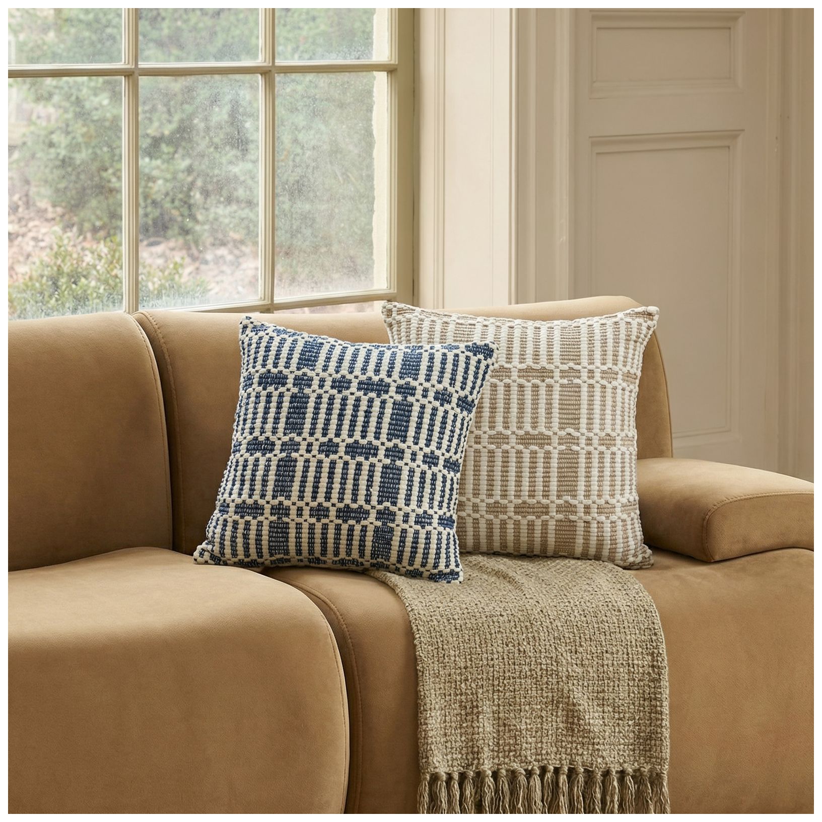 Image 2 Maresh "Ocean" 20 inch Square Woven Pillow more views