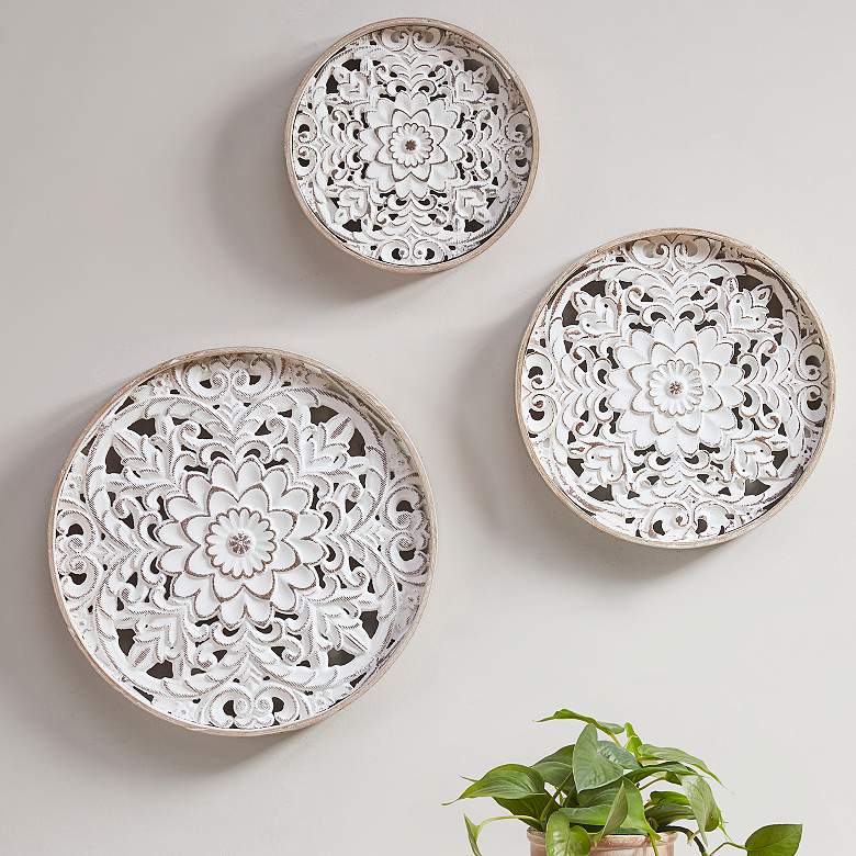 Image 1 Medallion Trio Natural White Wood Round Wall Art Set of 3