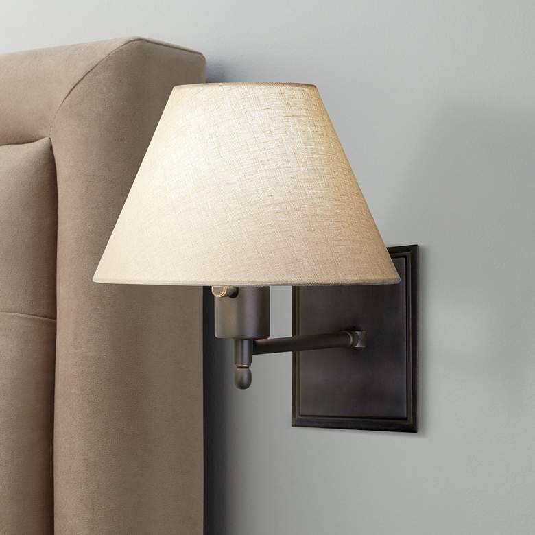 Image 1 Meilleur Collection Bronze Plug-In Swing Arm Wall Lamp