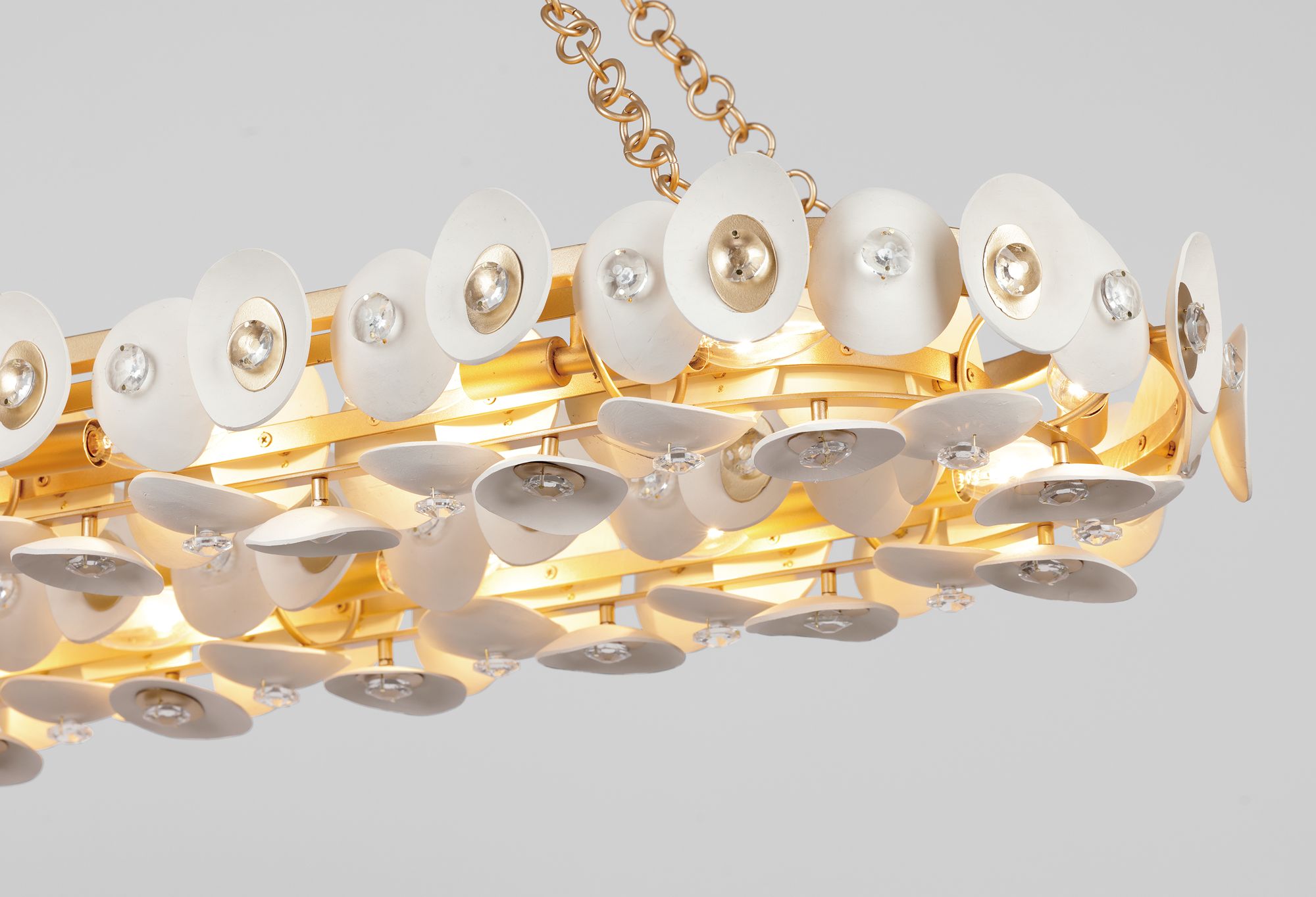 Image 5 Metropolitan Niu 14-Lt 49-in Fawn Gold Linear Chandelier with Shell Accents more views