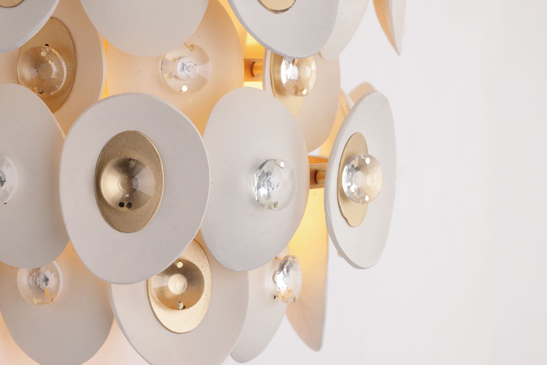 Image 5 Metropolitan Niu 2-Lt 11-in Fawn Gold Wall Sconce with White Coconut Shells more views