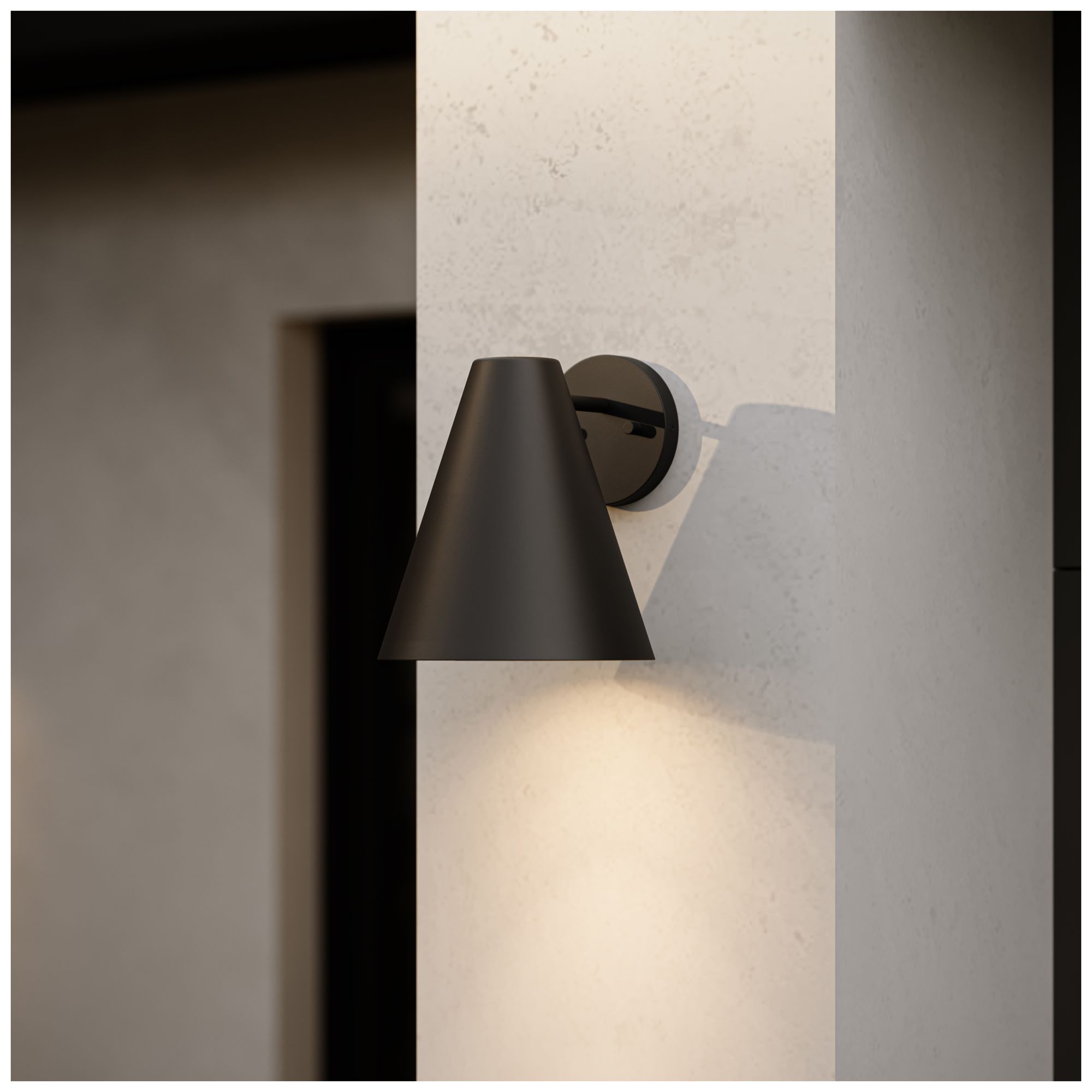 Mik Large Outdoor Wall Light