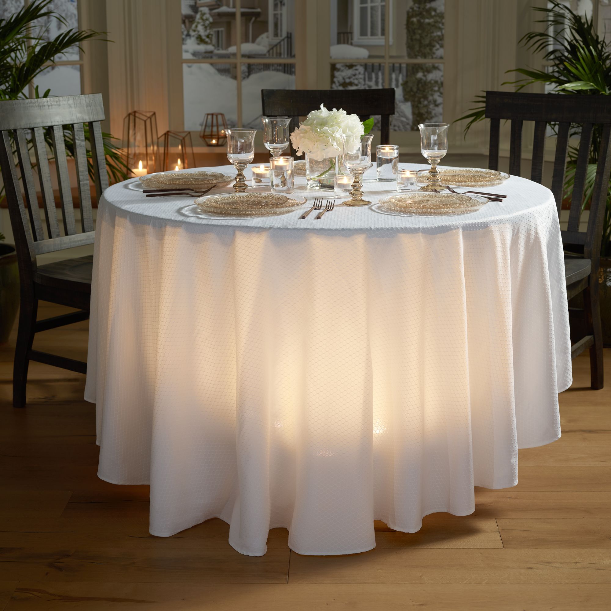 Mini Accent 6 1/2" High Can Spot Light in Black in scene