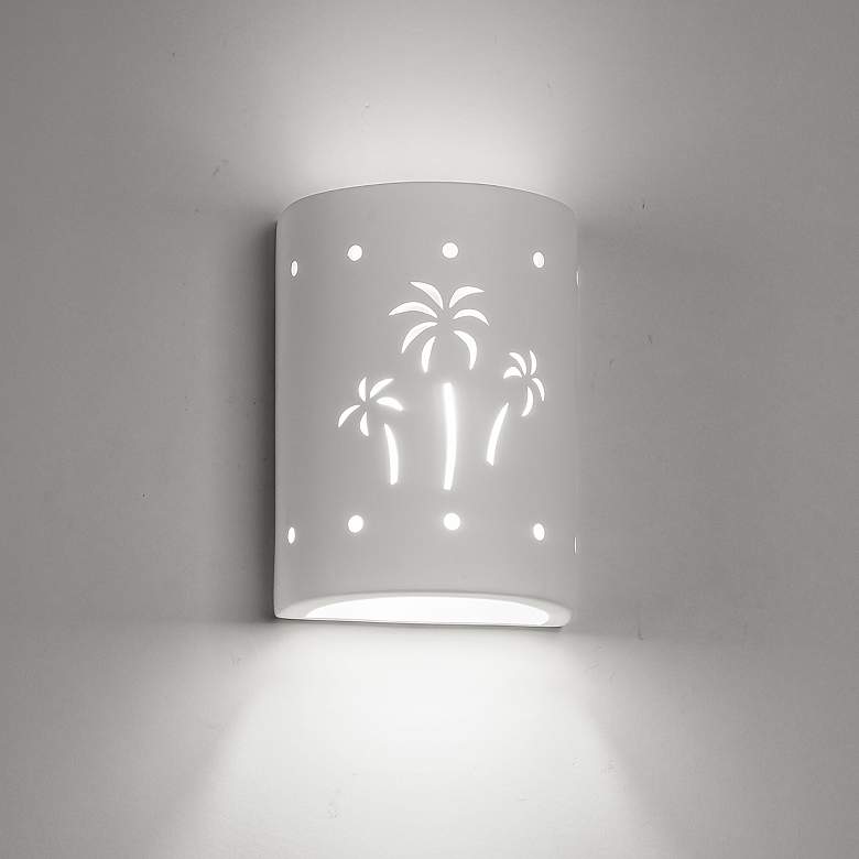 Image 1 Mirage-Flats 8.5-inch-high-ceramic-paintable-white-up/down-LED-outdoor
