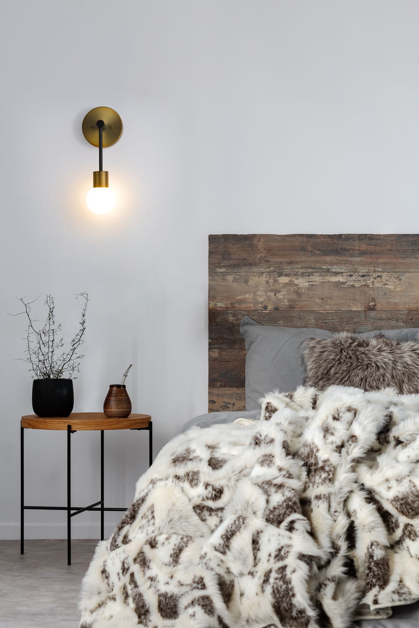 Image 3 Neutra by Z-Lite Matte Black + Foundry Brass 6 inch 1 Light Wall Sconce more views