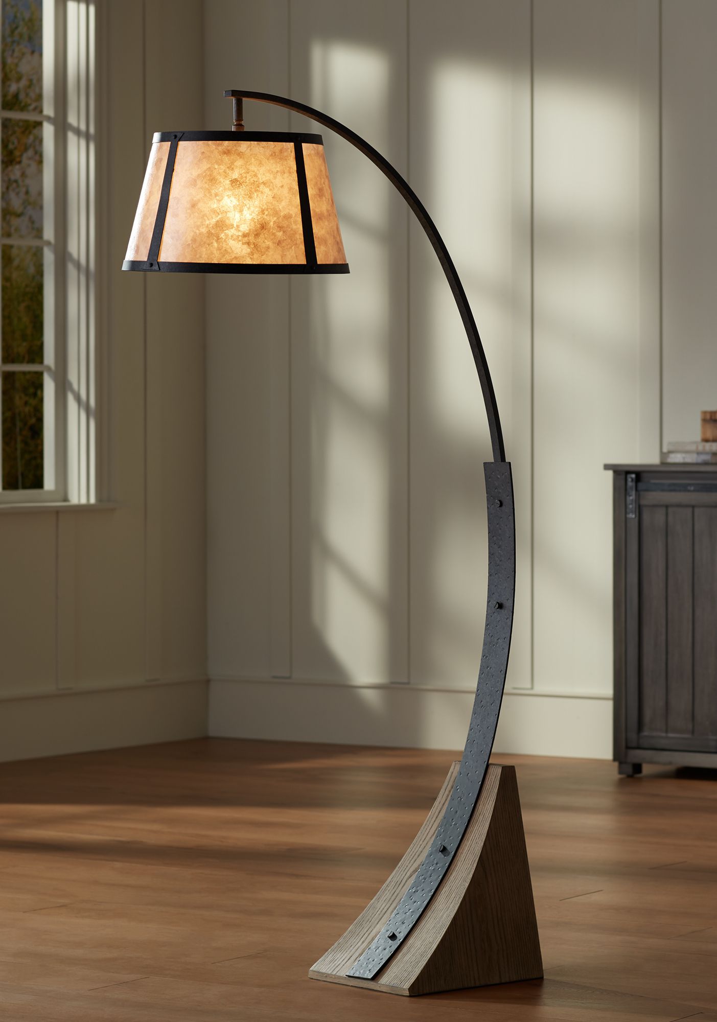 Oak River Gray and Blond Mica Arc Floor Lamp w/ Smart Socket