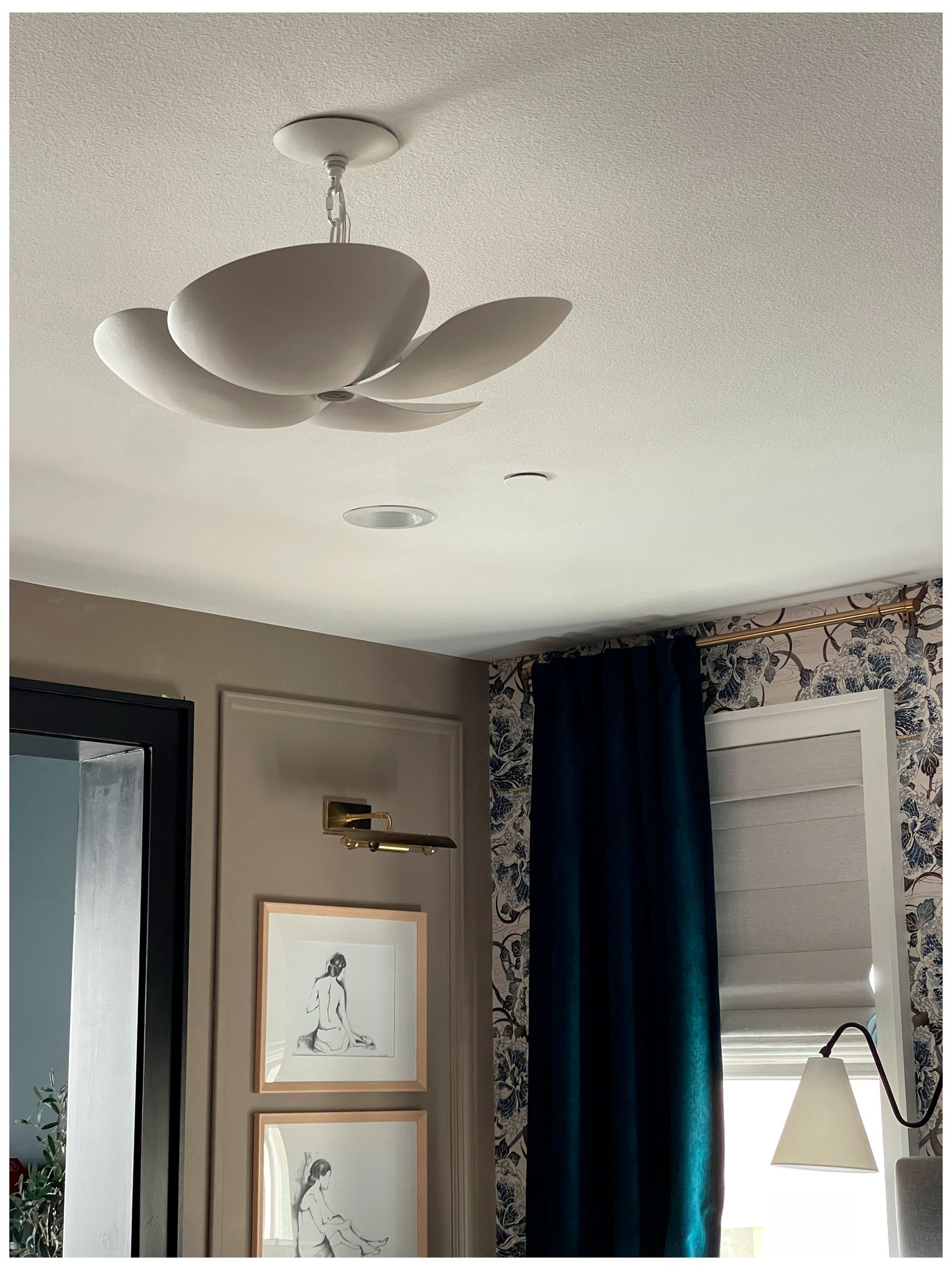 Onda 1 Light Portable Wall Sconce Soft Black