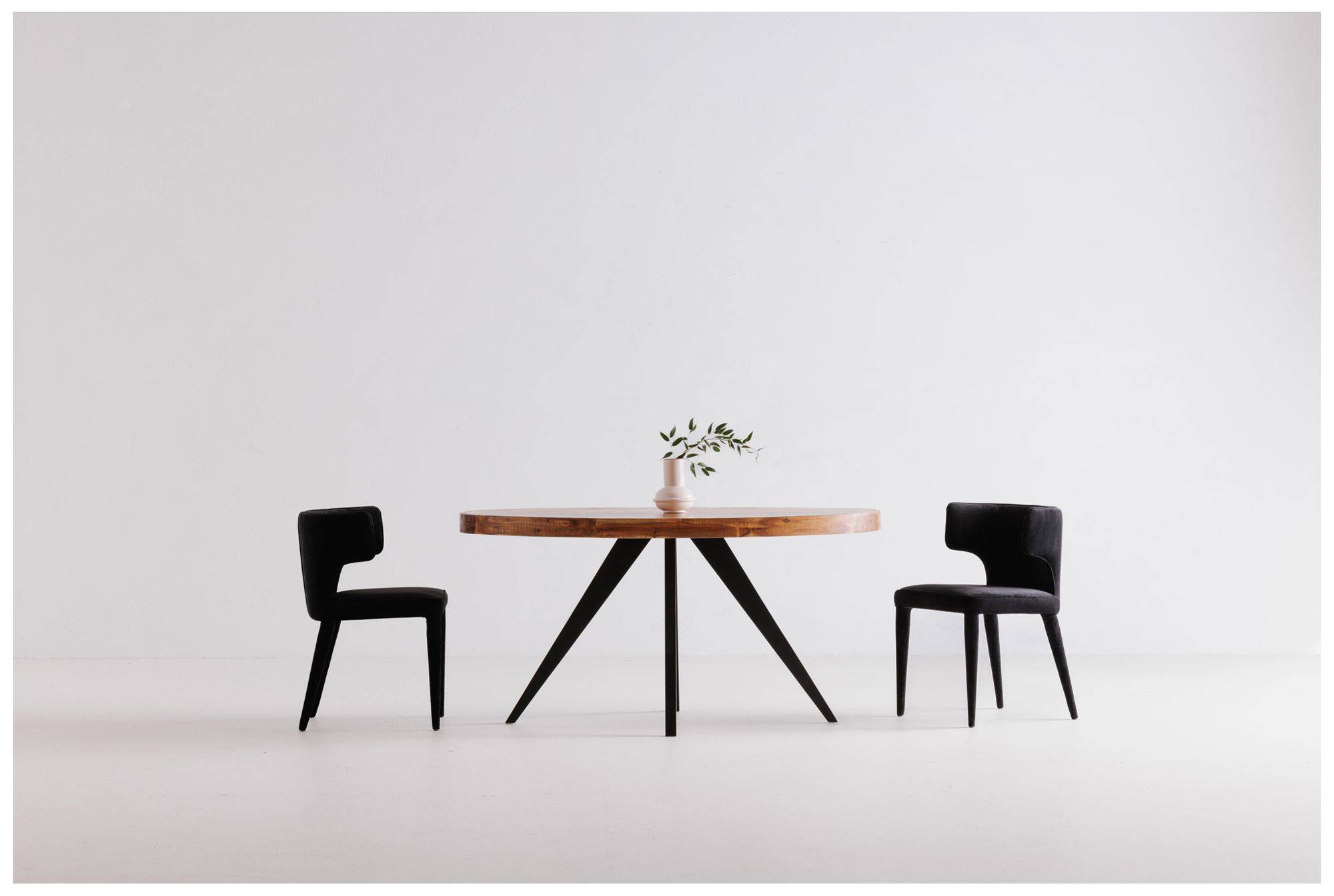 Parq Oval Dining Table Amber