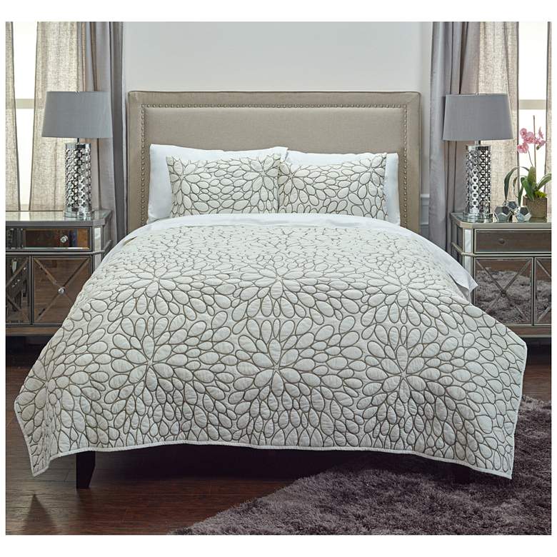 Image 1 Petal Ivory Cotton Queen Quilt