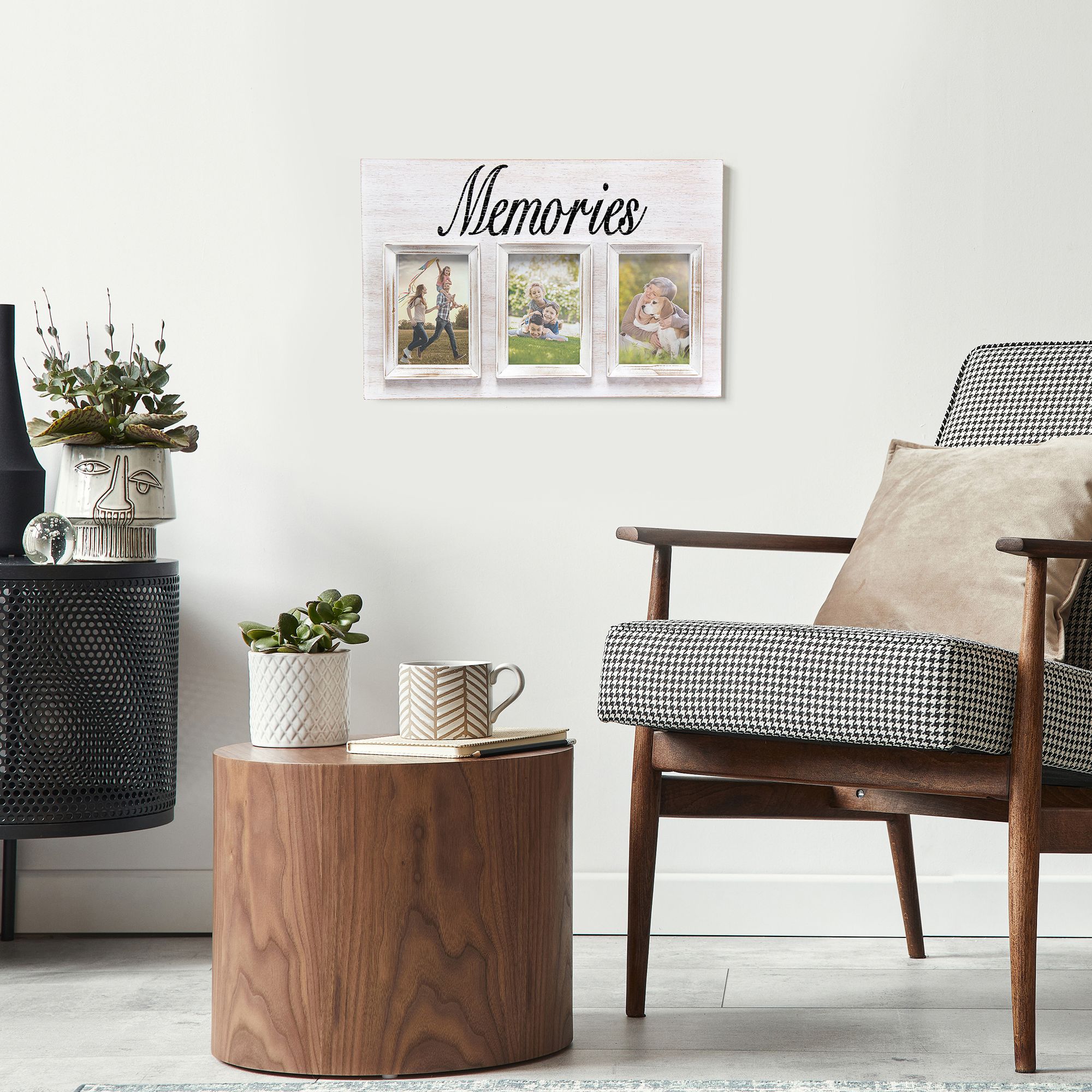 Pixel White Wash Wood "Memories" 4x6 Photo Frame