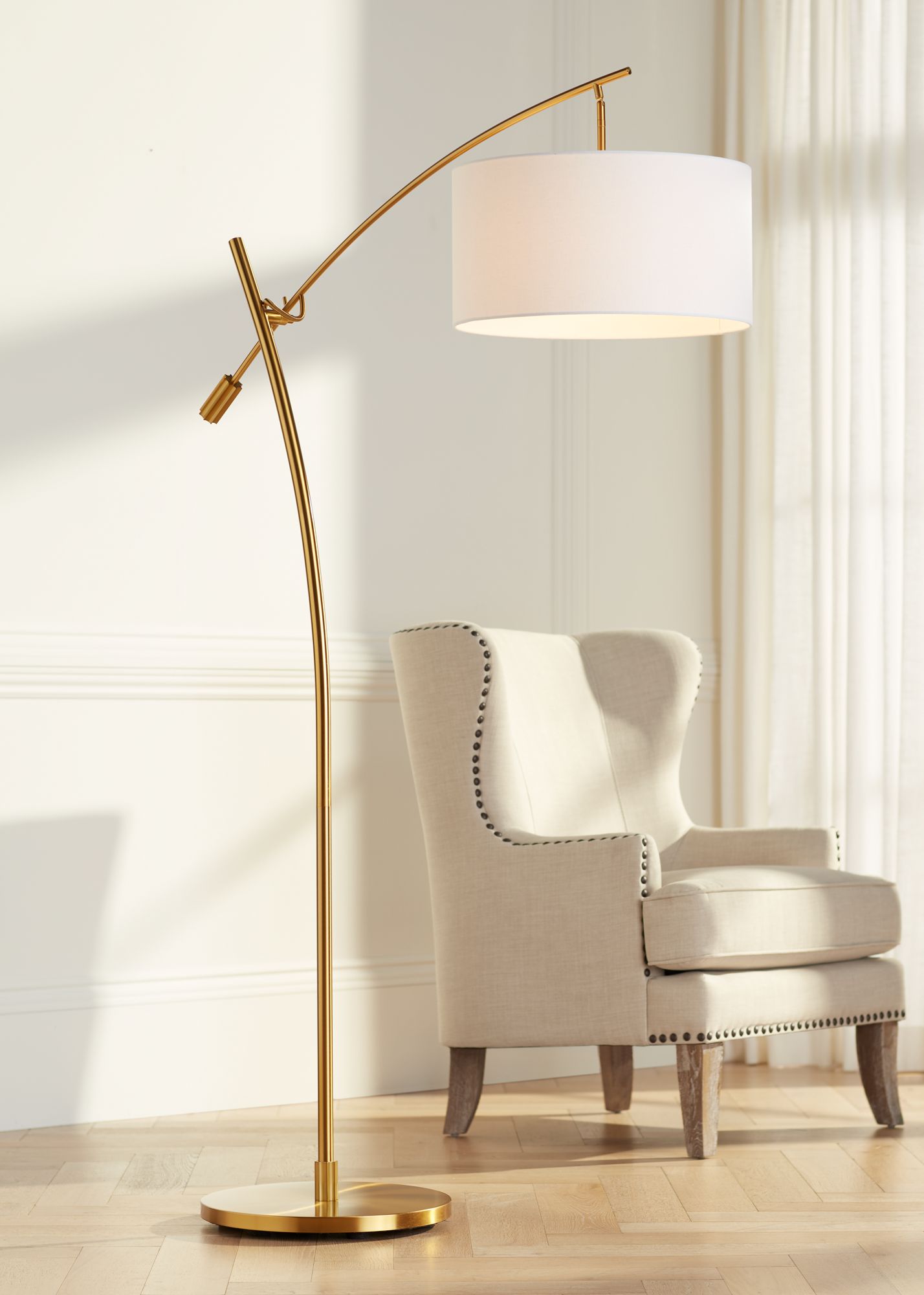 Curved floor 2024 lamp gold