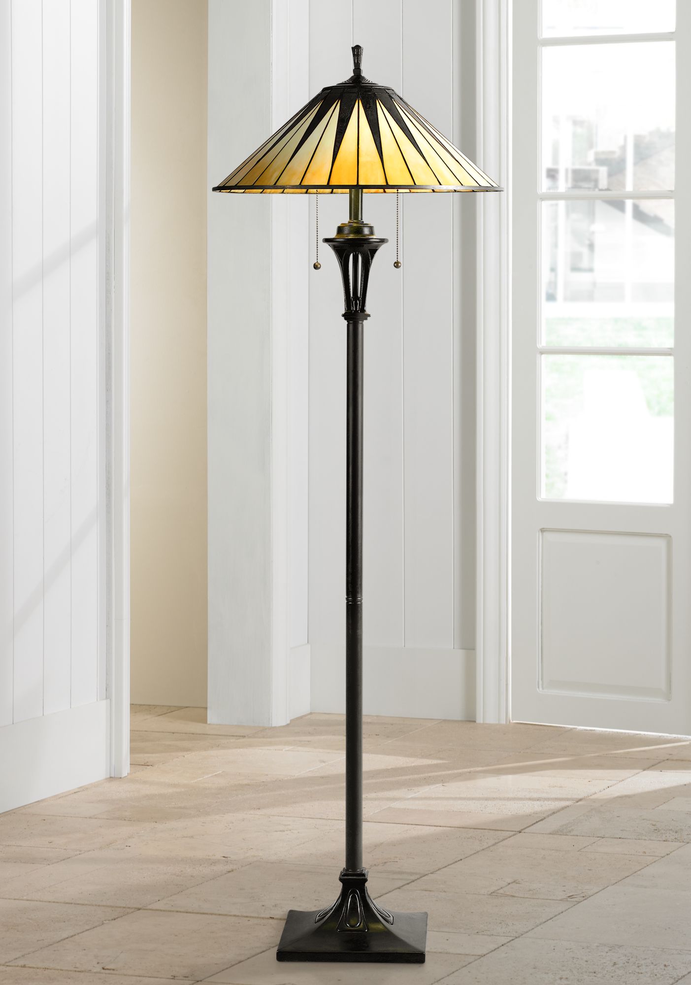 quoizel gotham table lamp