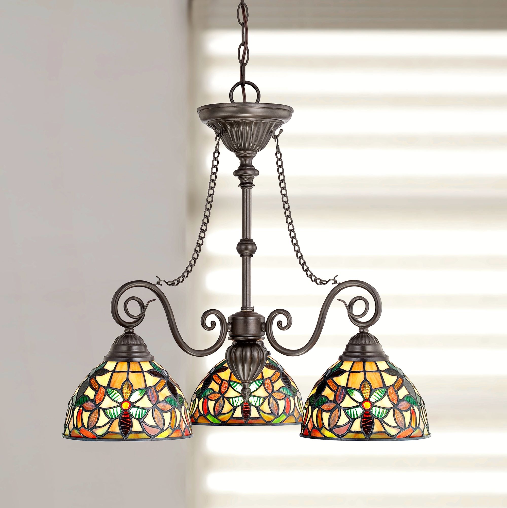 Quoizel stained deals glass chandelier