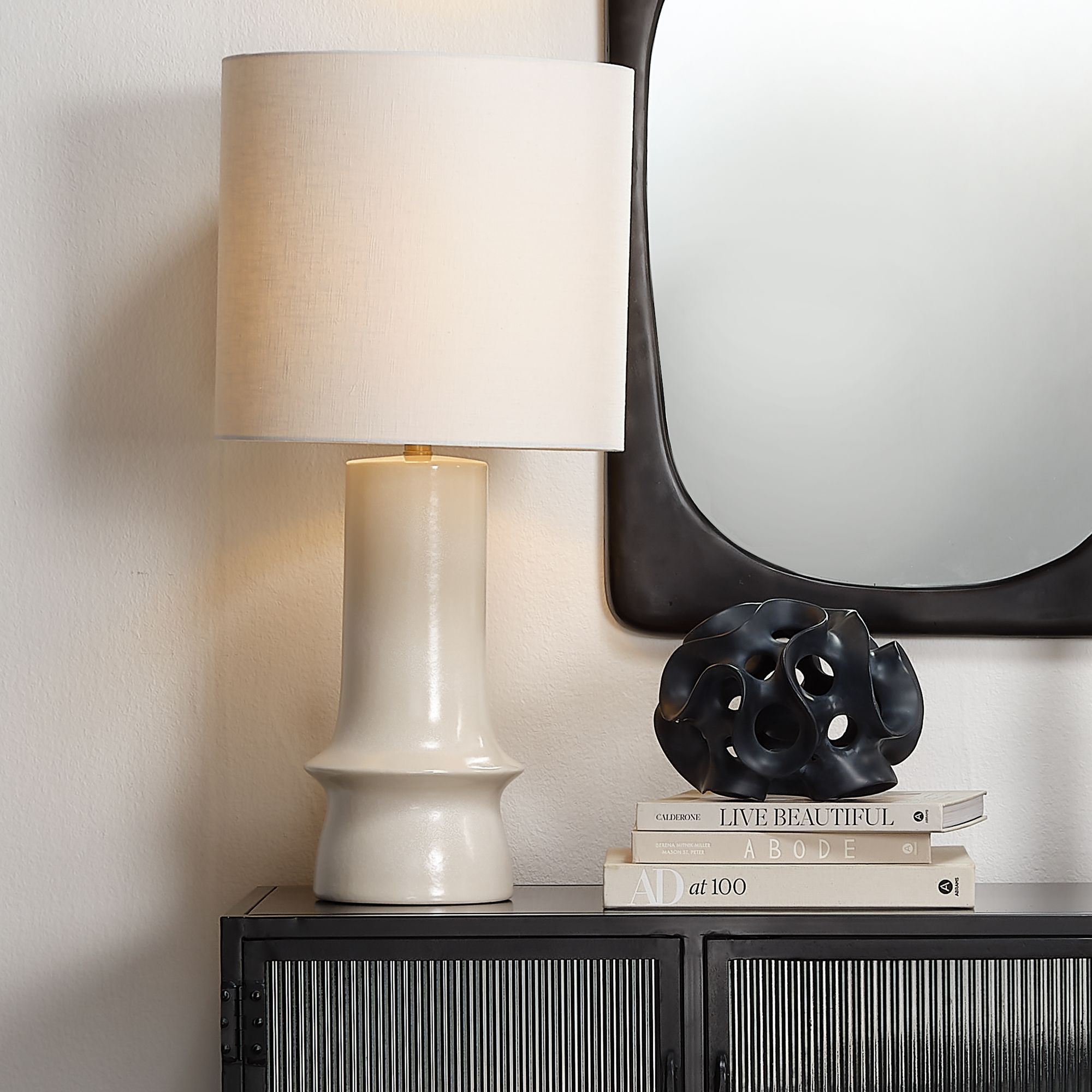 RIBBON SPHERE BLACK