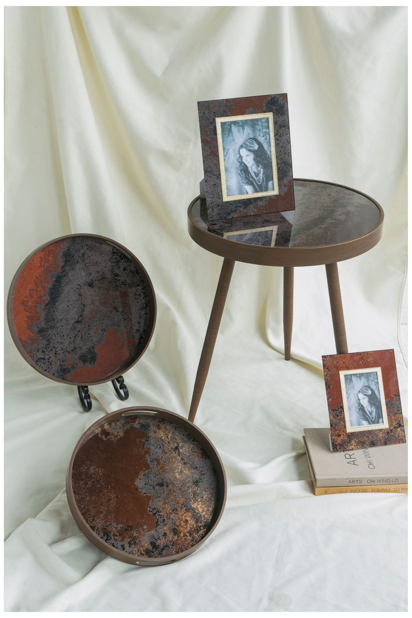 Round Side Table w/ Glass Top & Antique Gold Tapered Legs