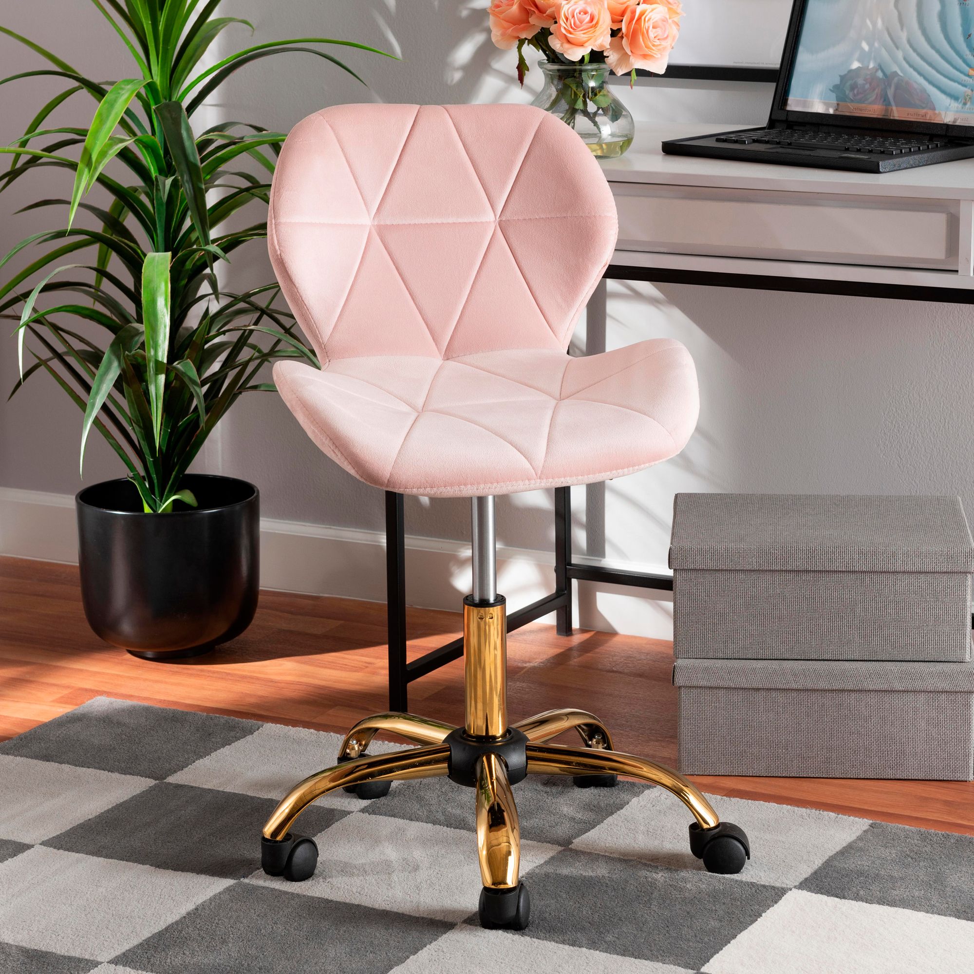Soft pink office chair hotsell