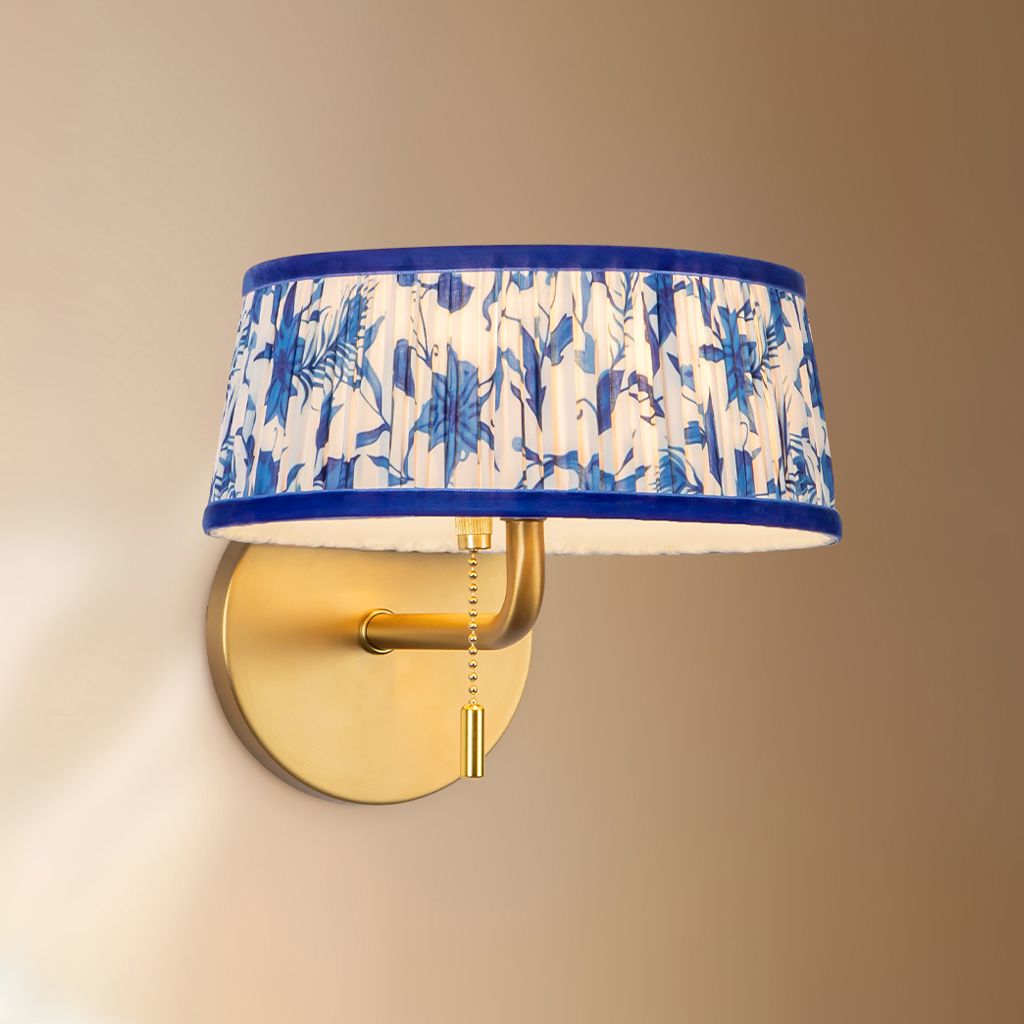 Scout 7-in Brushed Gold Wall/Vanity Light w/ Patterned Pleated Blue Linen