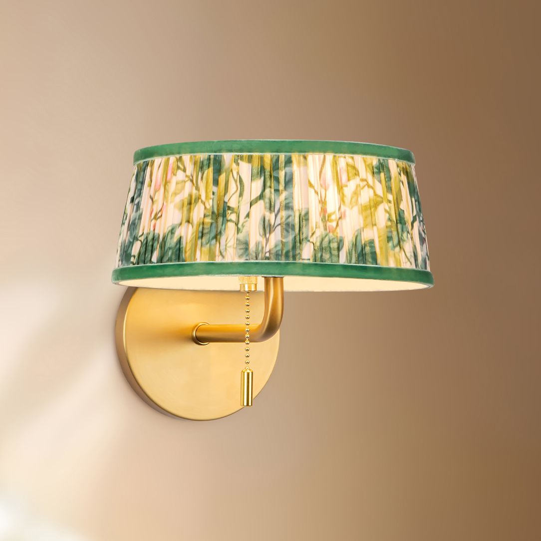 Scout 7-in Brushed Gold Wall/Vanity Light w/ Patterned Pleated Green Linen