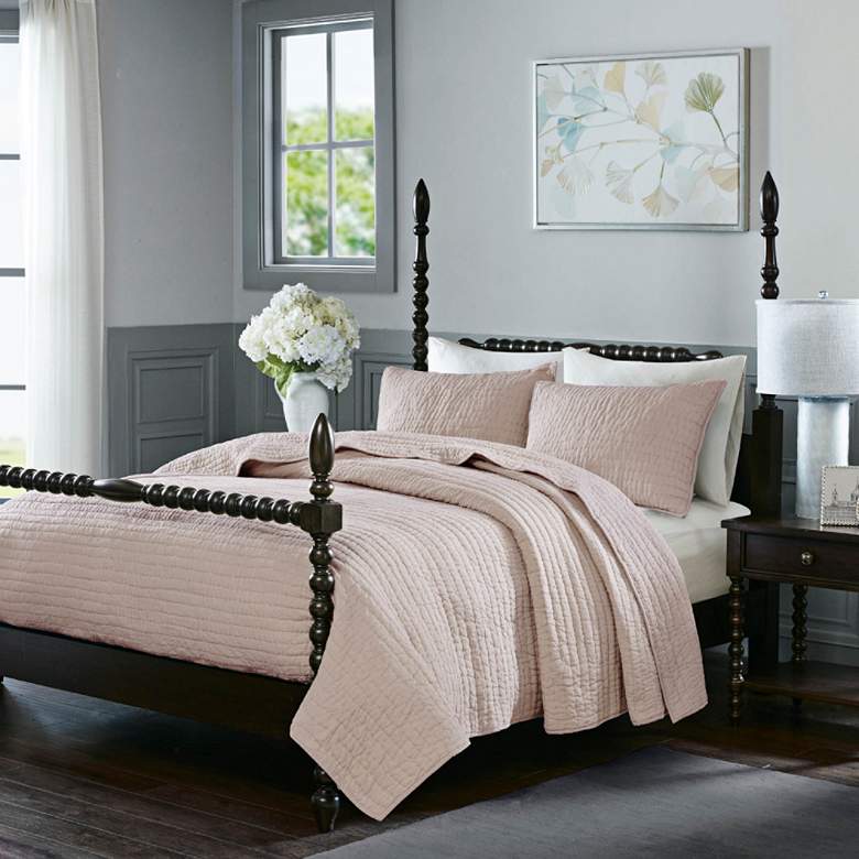Image 1 Serene Blush 3-Piece Queen Cotton Coverlet Set