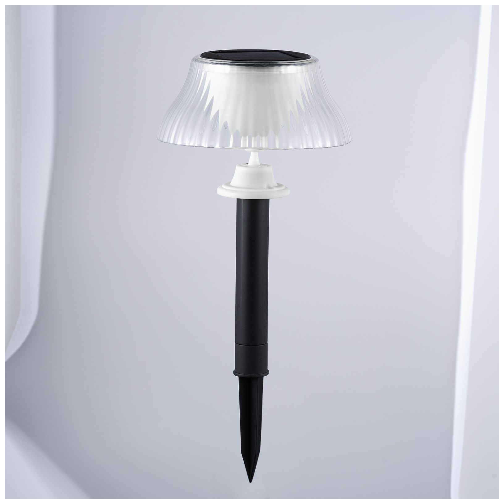 Image 6 Solar-Powered Scallop Lamp Lights more views