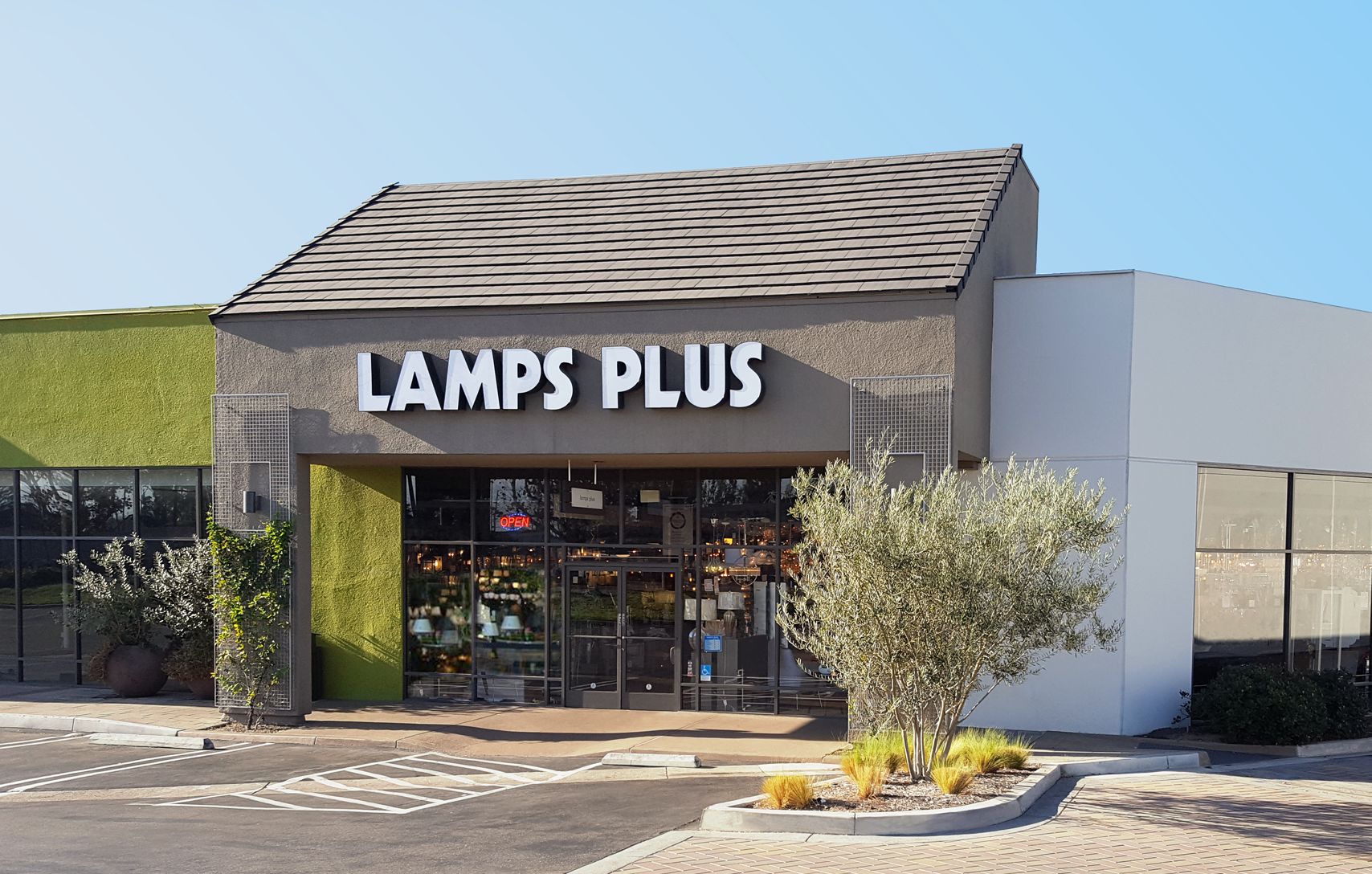 Lamps plus deals outlet north hollywood