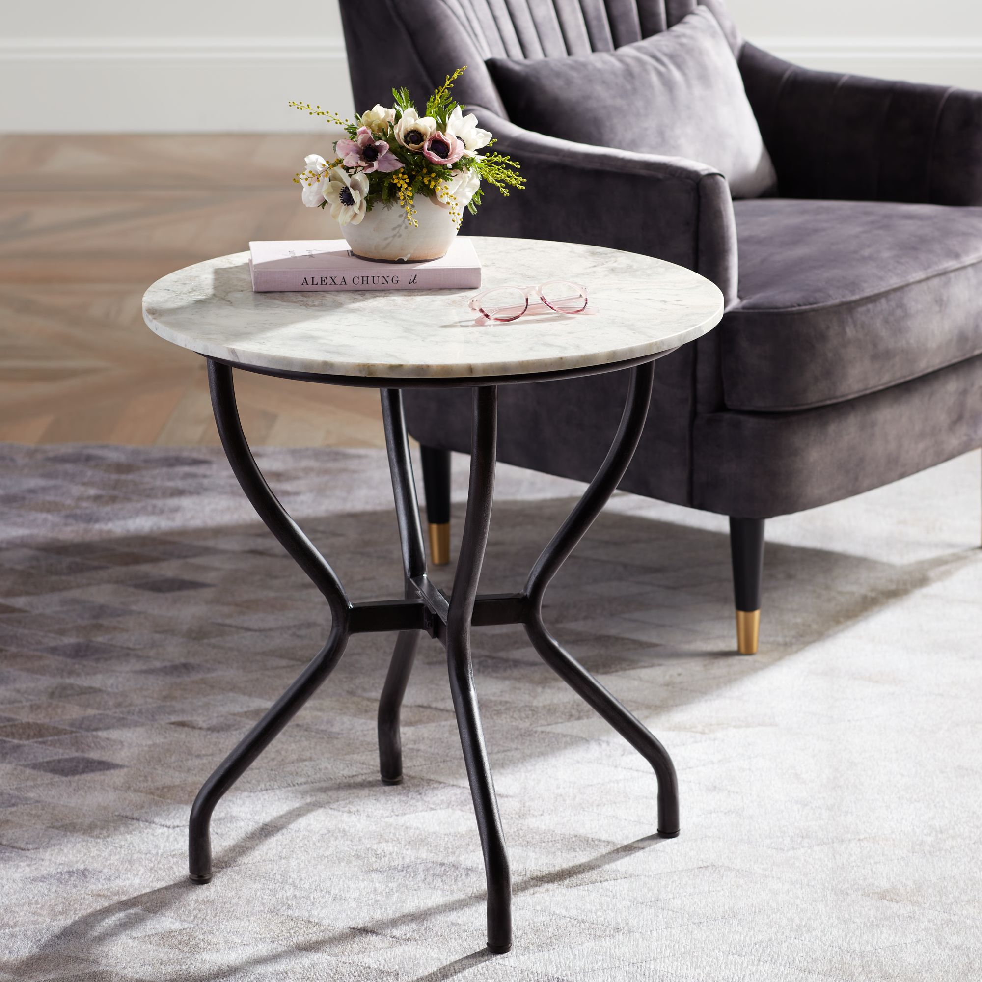 round accent table black