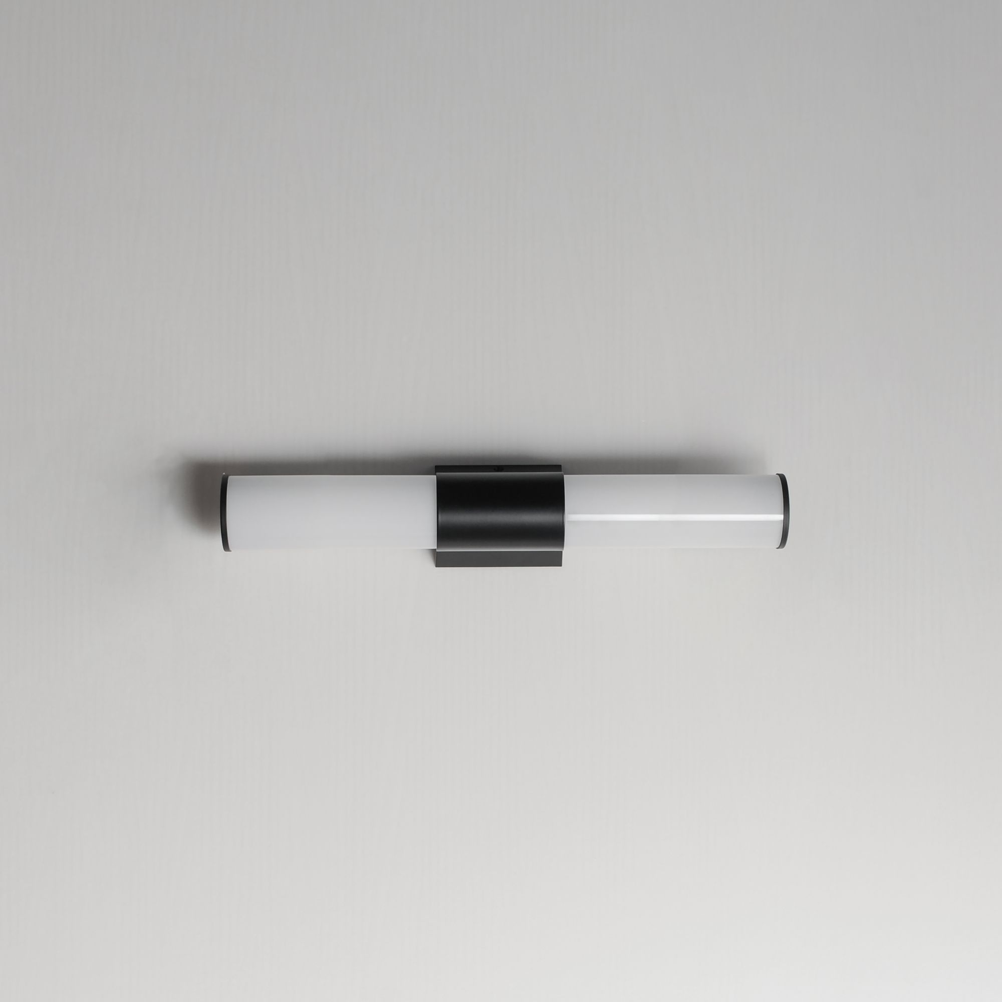 Image 3 Tubo 18" LED Bath Vanity more views