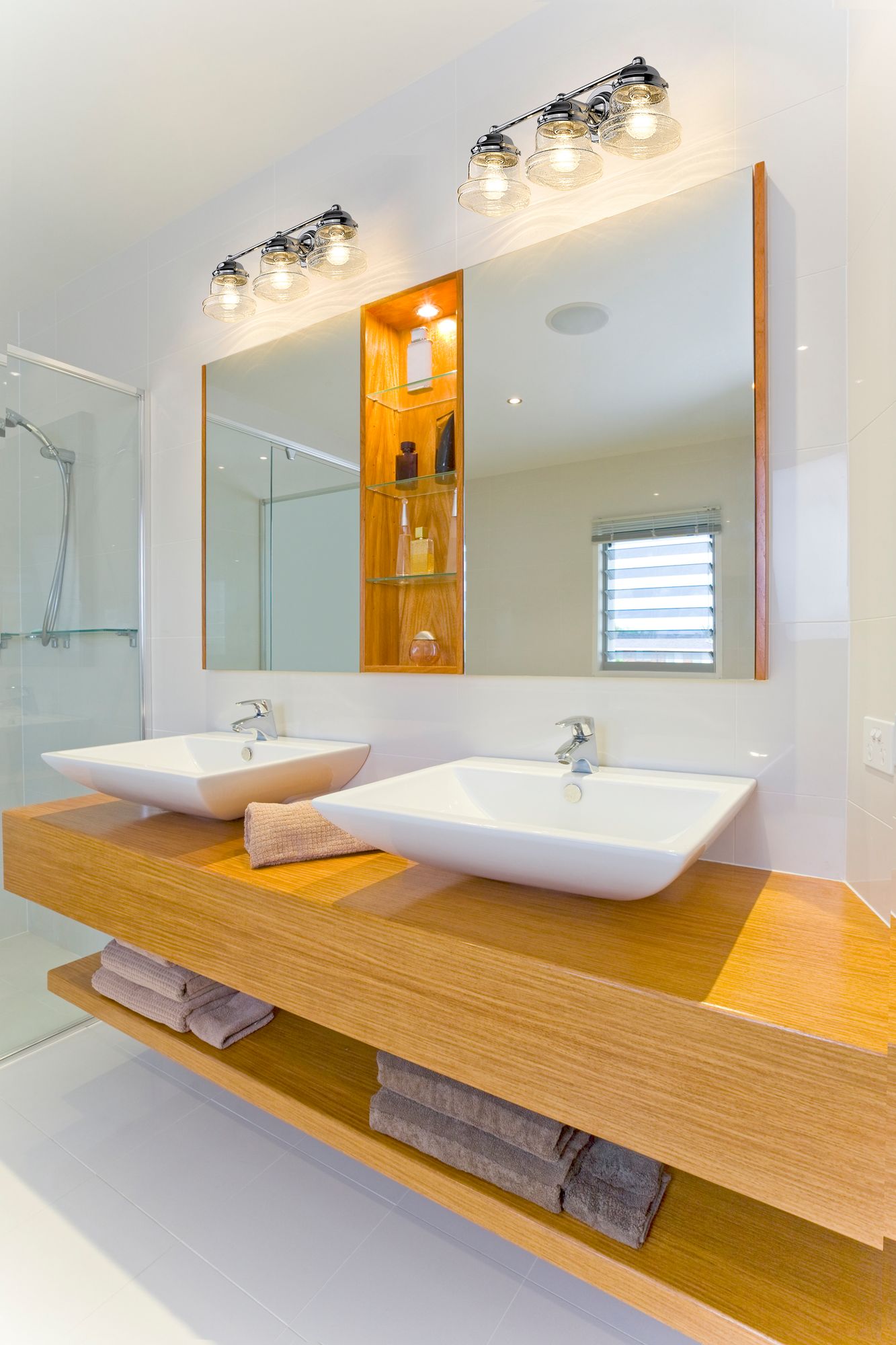 Image 4 Vaughn by Z-Lite Chrome 22.5 inch 3 Light Vanity more views