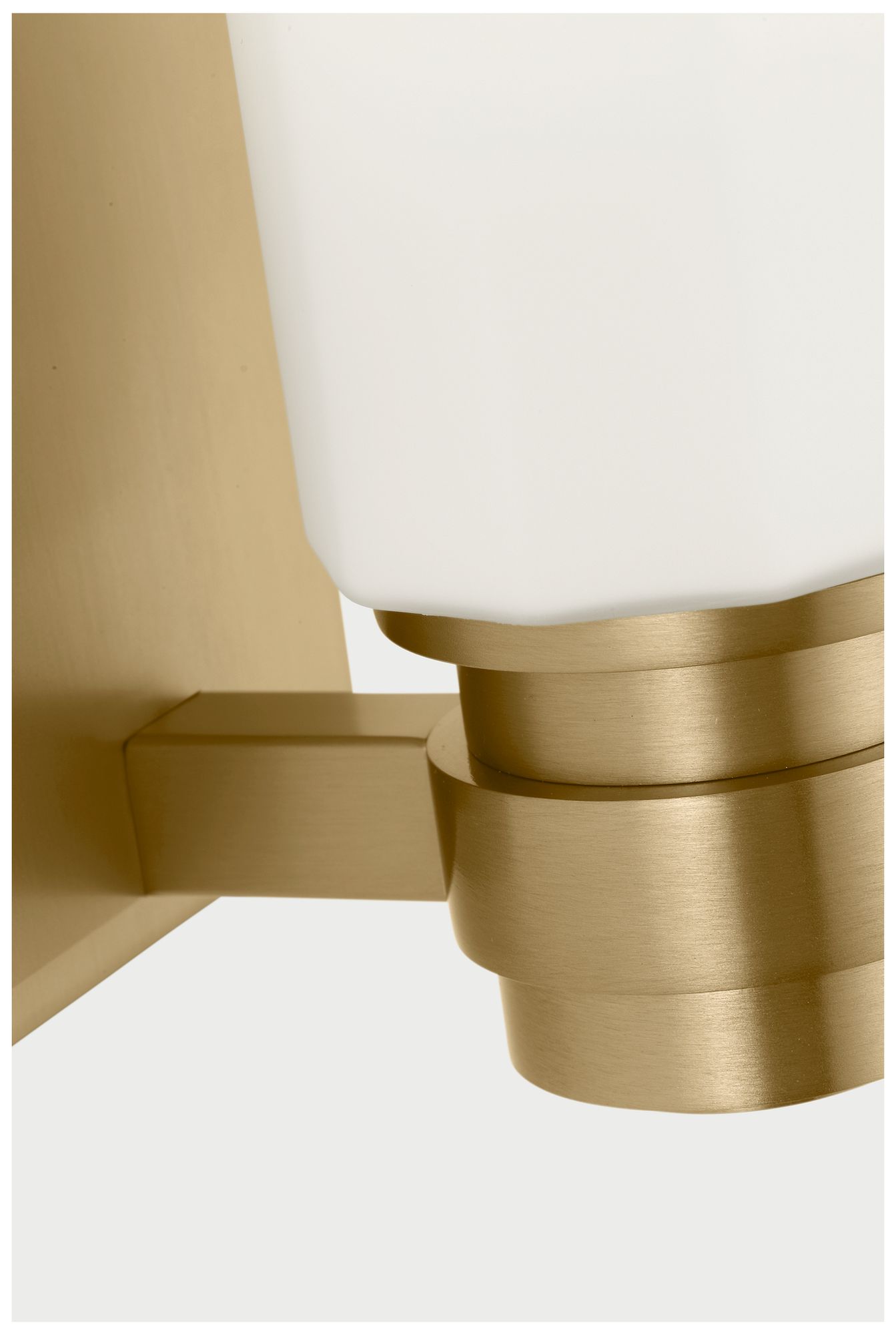 Visual Comfort Studio  Fairfax 11" Sconce  E26    Estate Brass