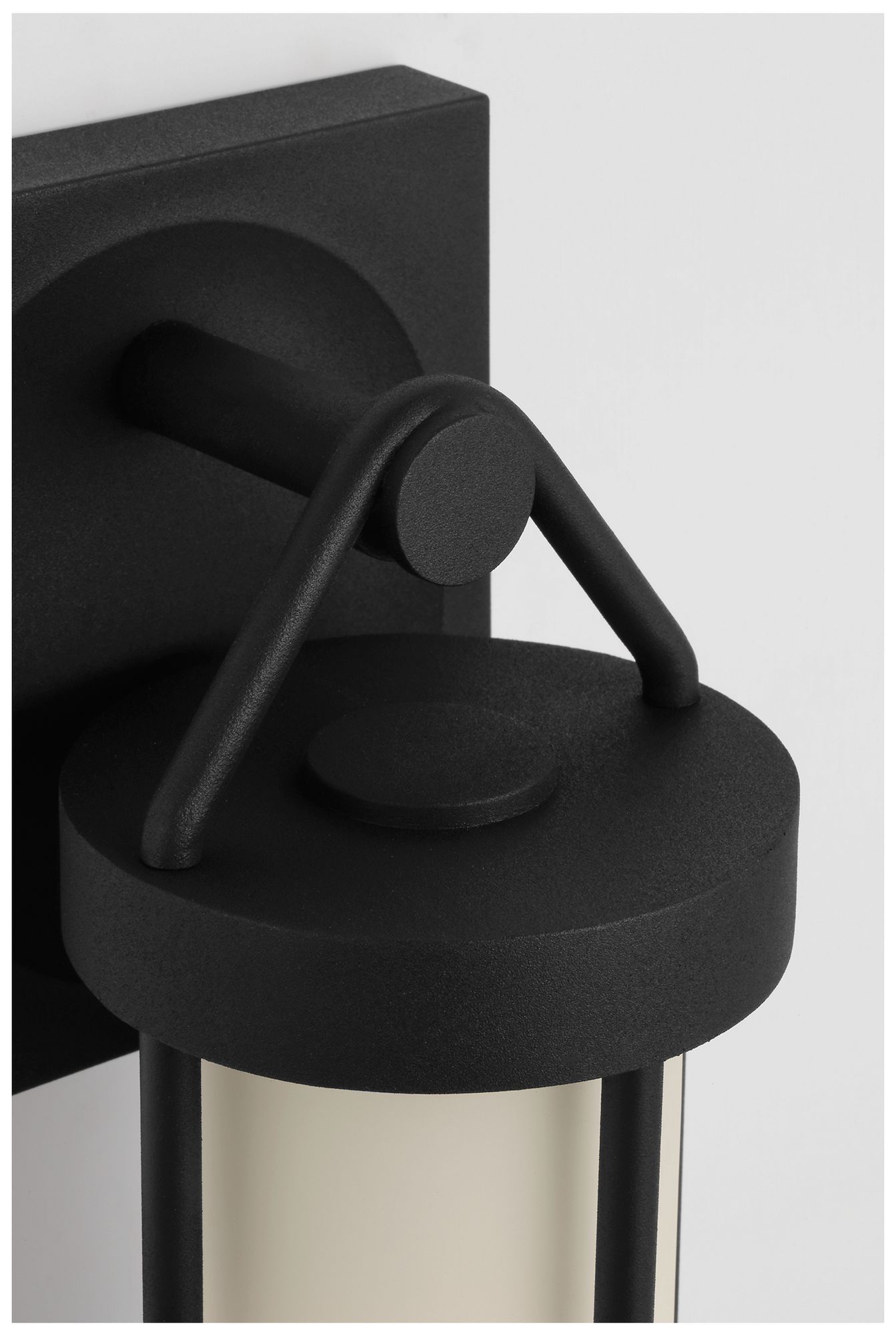 Visual Comfort Studio  Otis 10" Wall Lantern  E12    Black