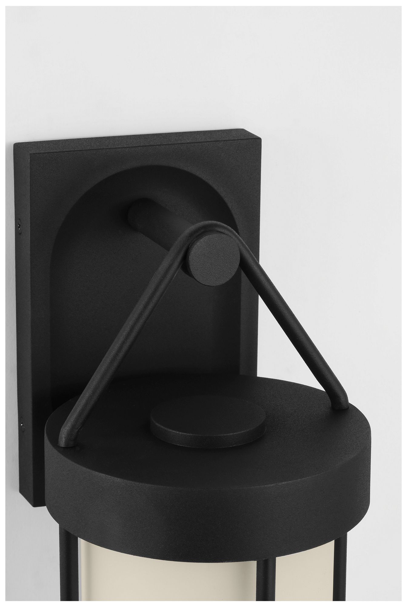 Visual Comfort Studio  Otis 15" Wall Lantern  E26    Black