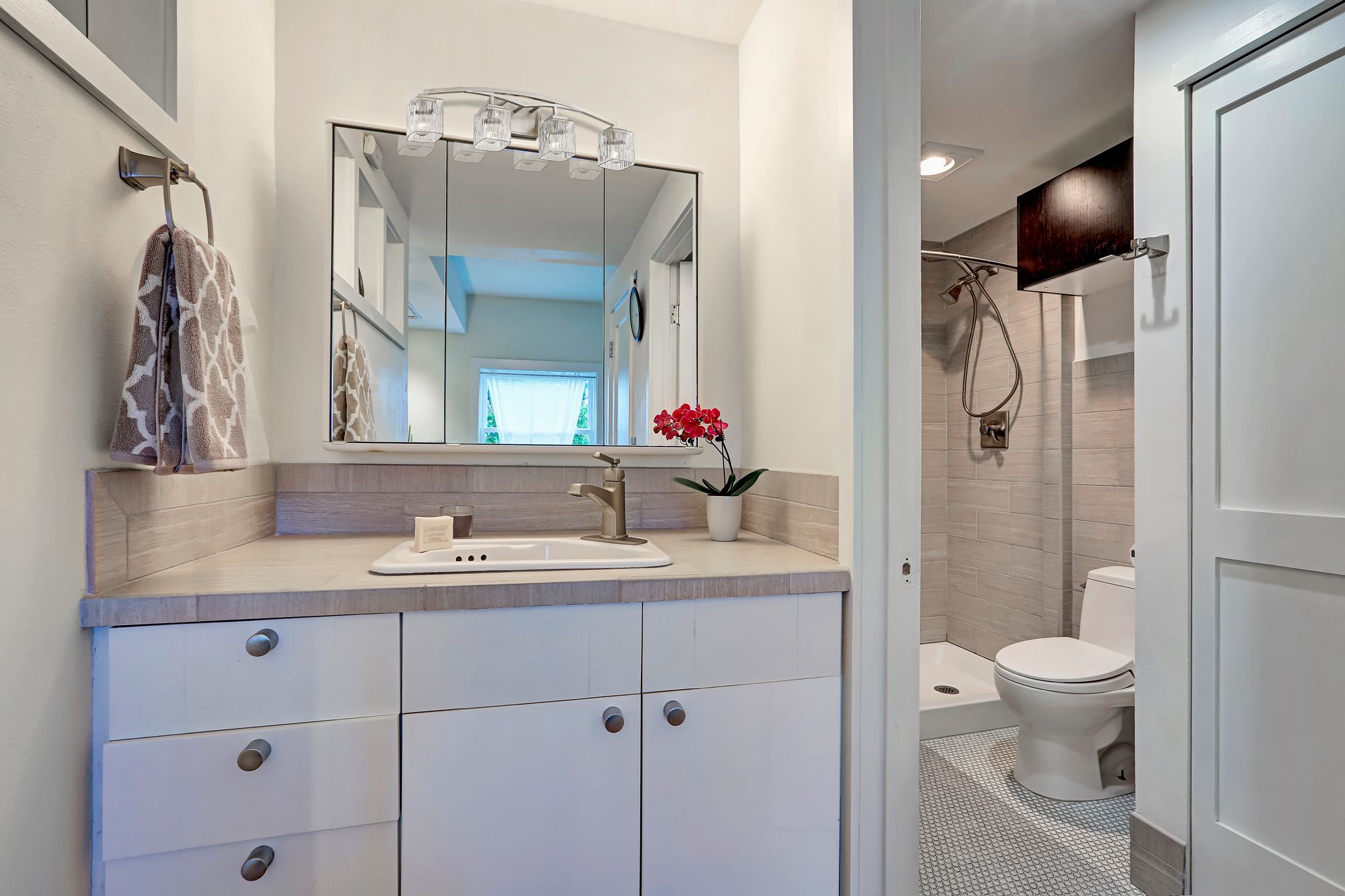 Image 3 Zaid by Z-Lite Brushed Nickel 32 inch 4 Light Vanity more views