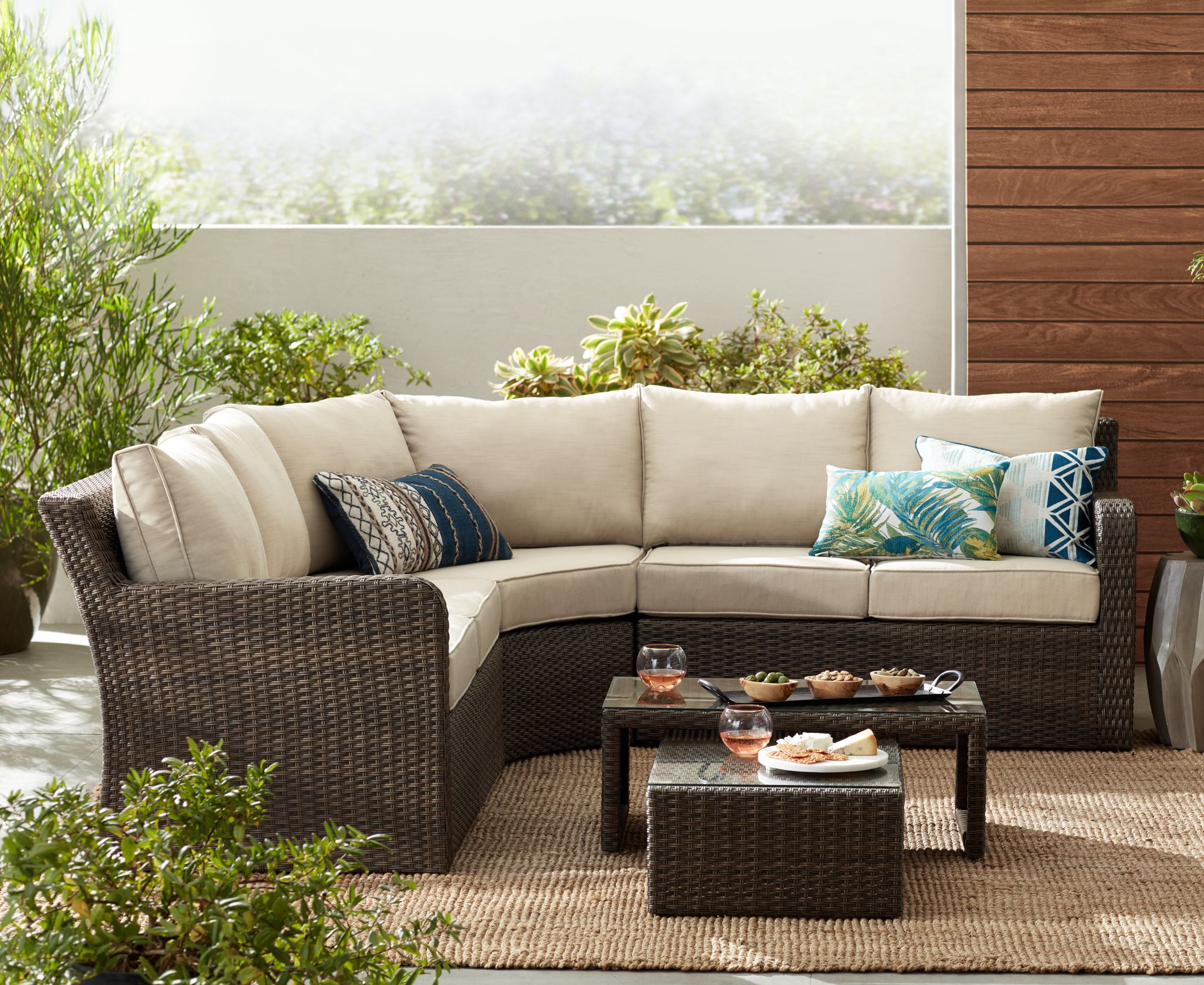 Point View Brown Wicker 5-Piece Outdoor Sectional Set