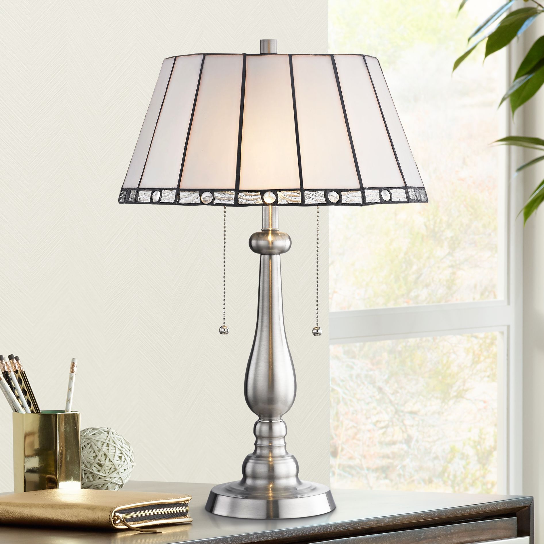 Adrianna Antique Tiffany-Style Accent Table Lamp