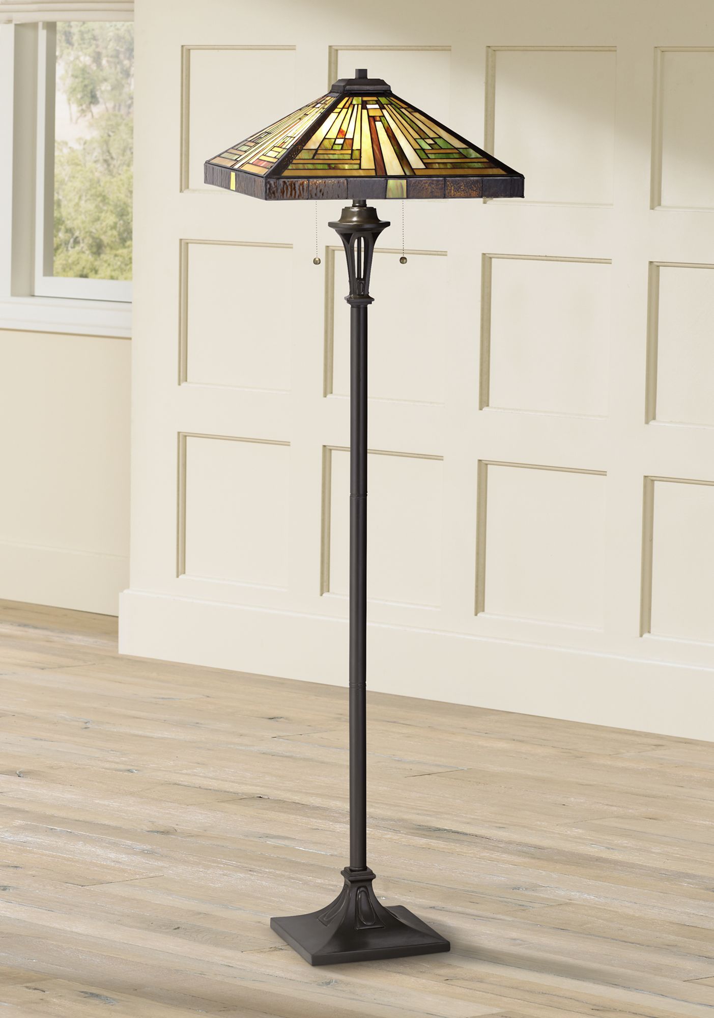 Quoizel Shiloh Tiffany Art Glass Floor Lamp