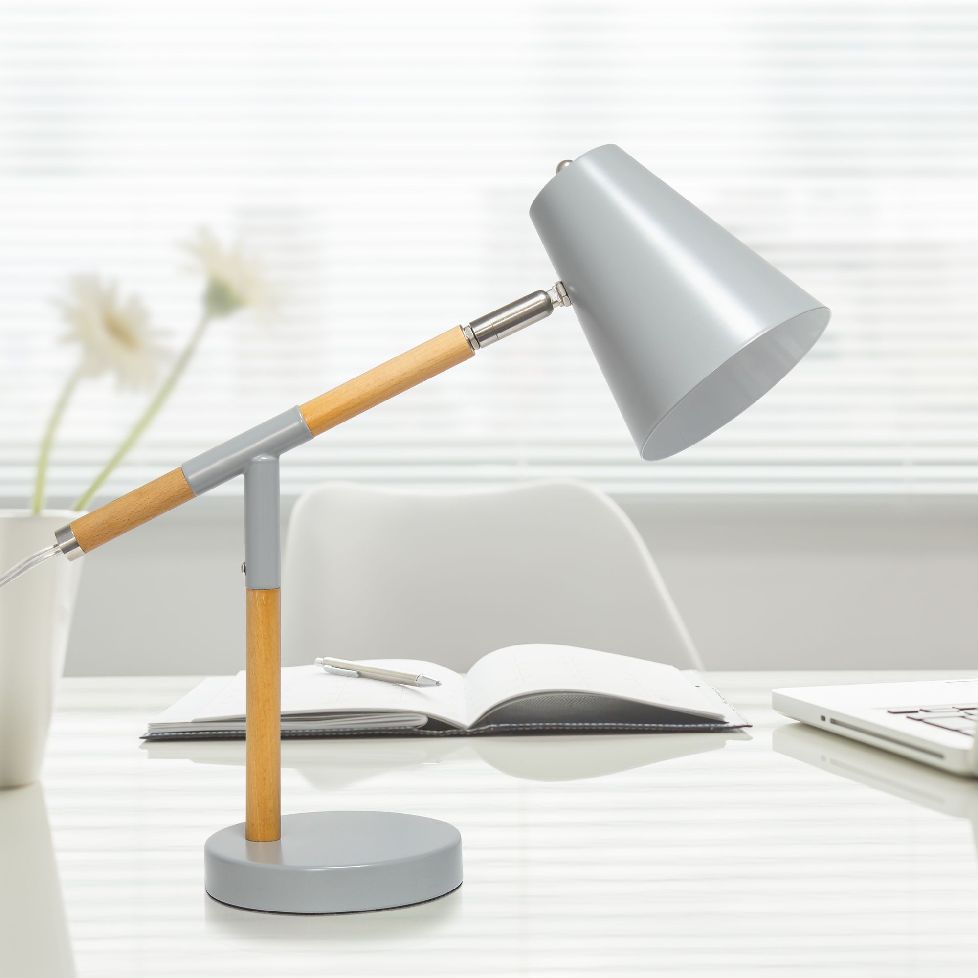 simple desk lamp