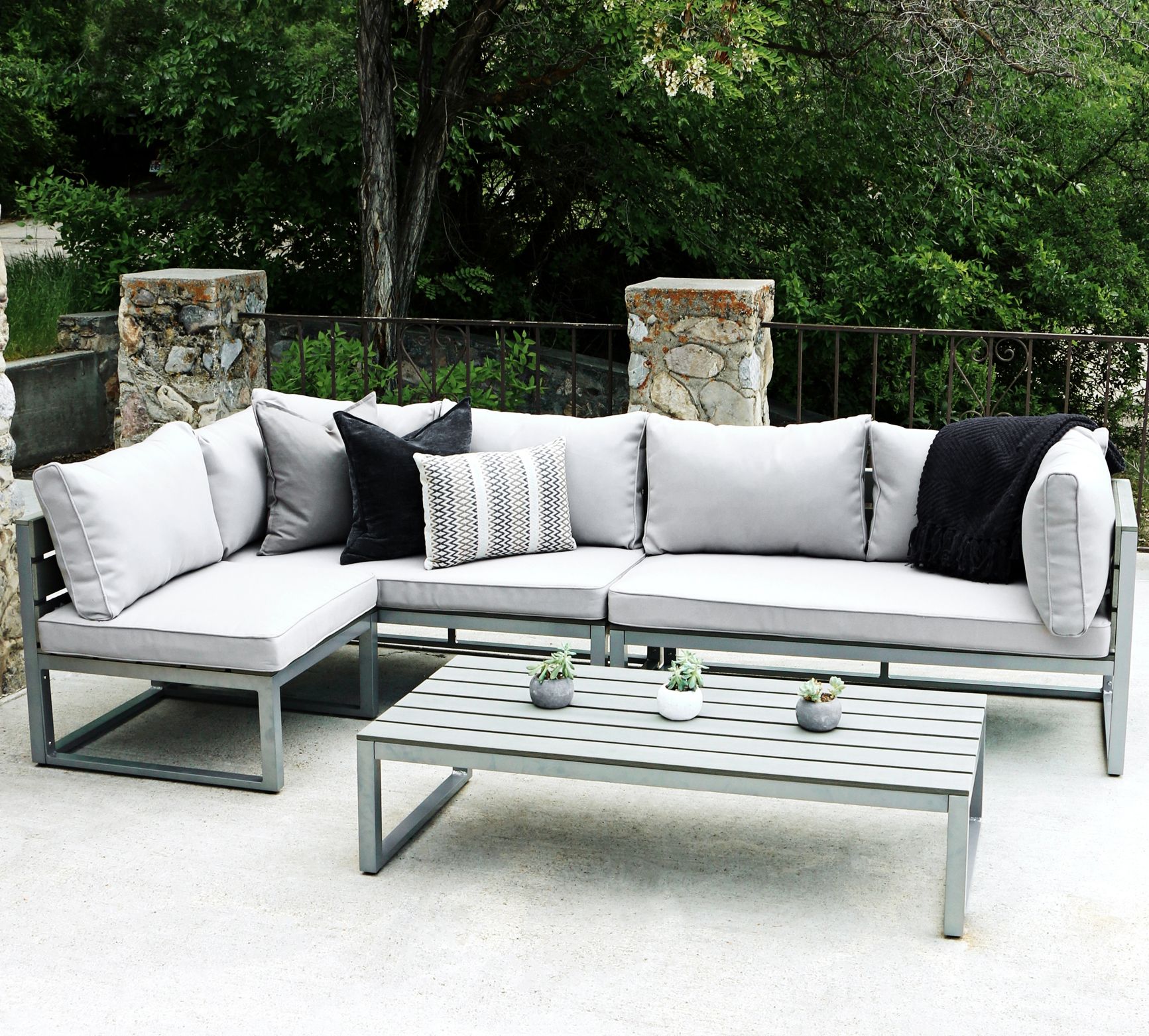 Vasara Gray AllWeather 4Piece Outdoor Seating Patio Set 9W930