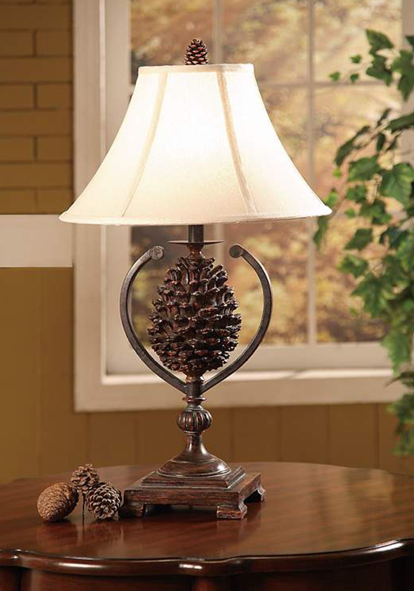 Hunters Walk Pine Cone Table Lamp