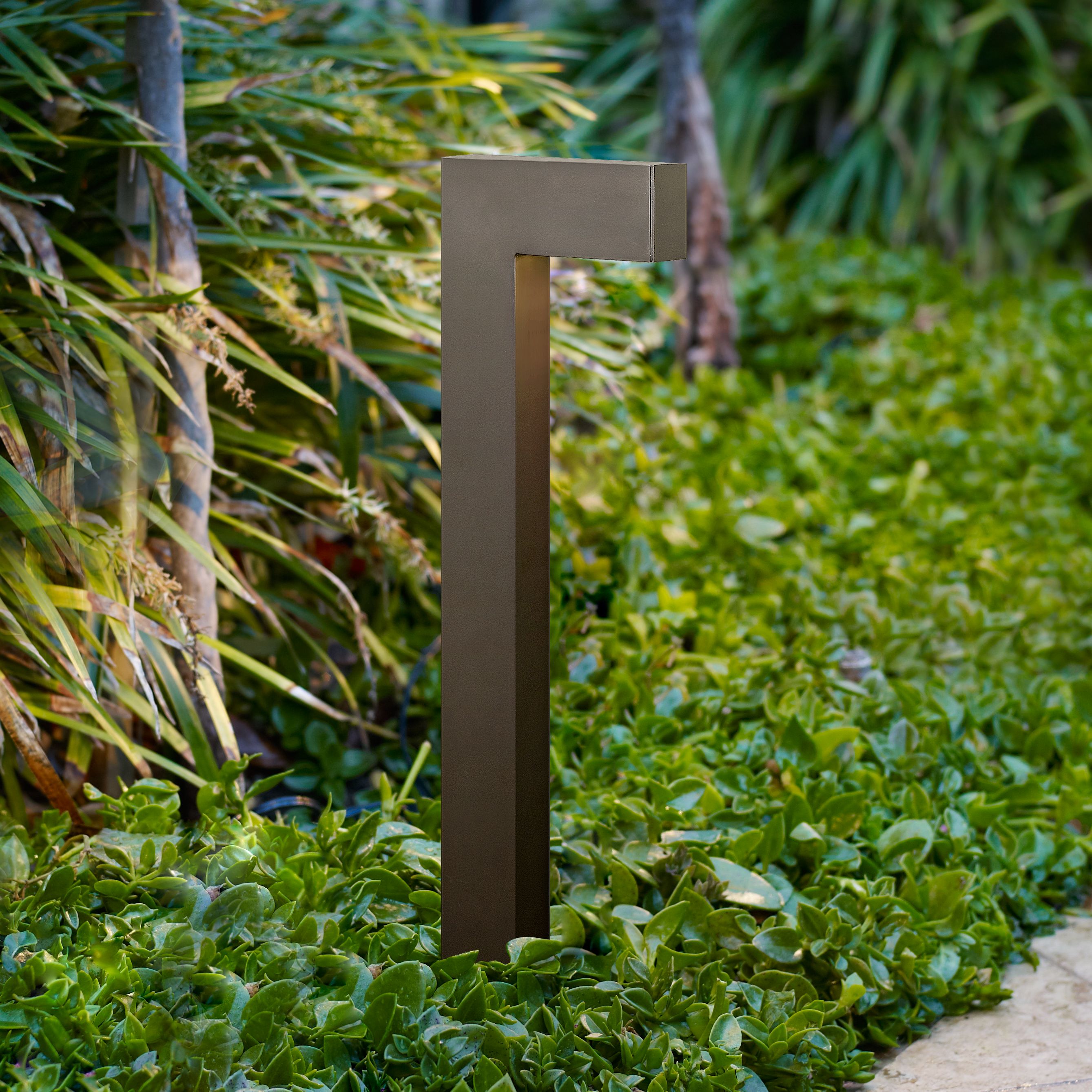 Hinkley Atlantis-L 22" High Bronze LED Landscape Light