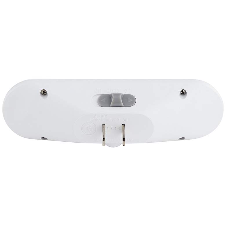 Image 3 GE UltraBrite Soft White 100 Lumens LED Plug-In Light Bar more views